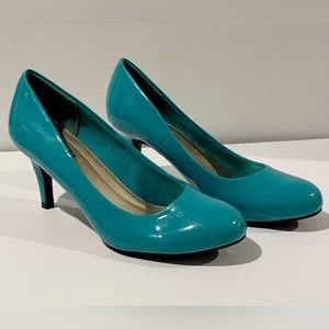 Comfort Plus Predictions Womens size 8 Turquoise Pumps Heels Shoes